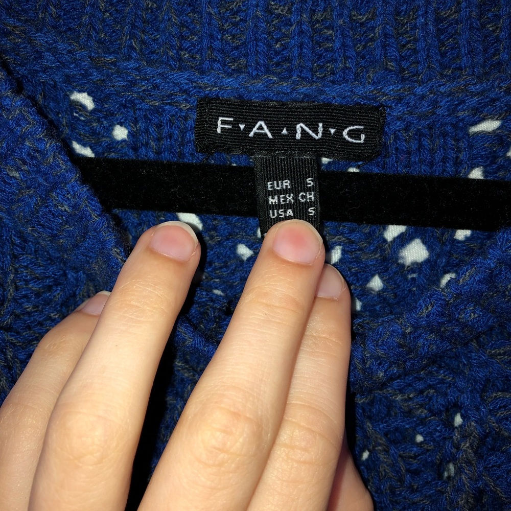 Sweater - Picture 2 of 2